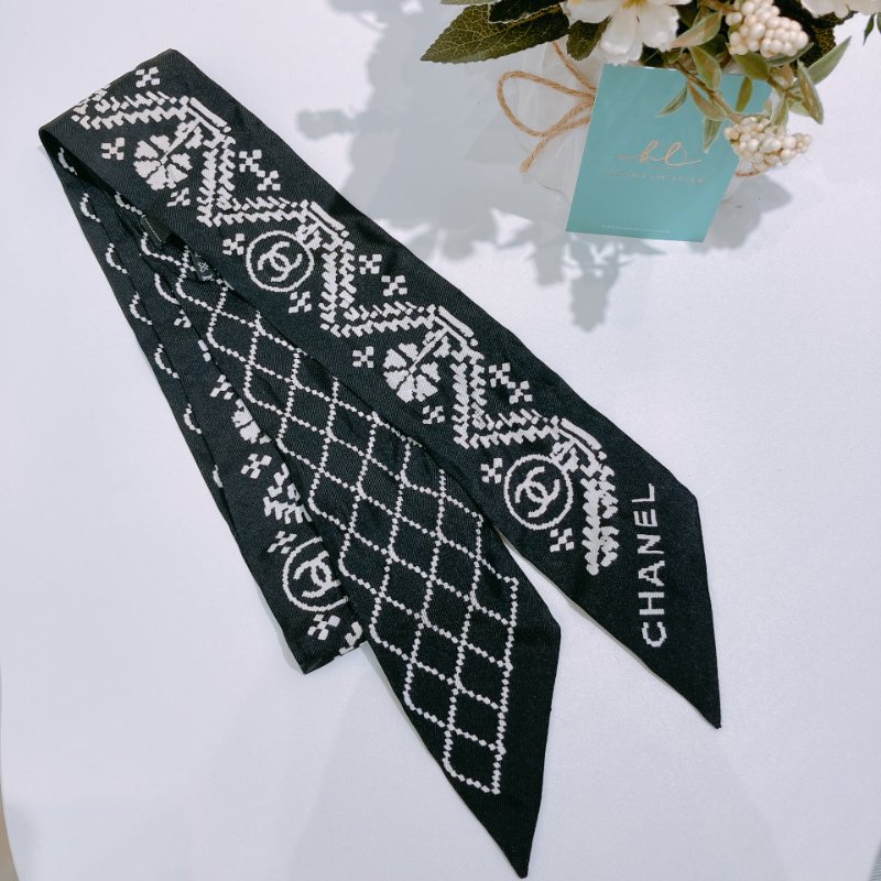 TW4768 Chanel 香奈兒 絲巾Silk Logo Slim Bandeau Twilly Black X White-1