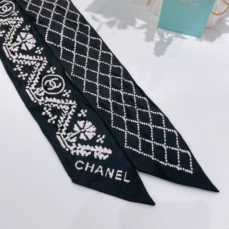 TW4768 Chanel 香奈兒 絲巾Silk Logo Slim Bandeau Twilly Black X White-8