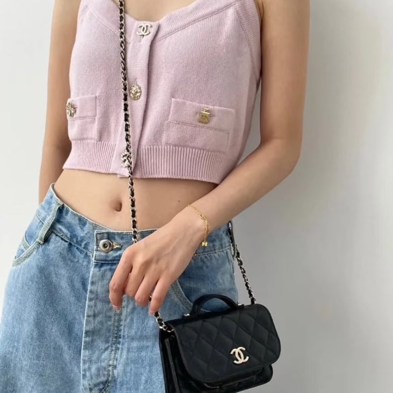 CHANEL 粒面牛皮郵差包 - mini黑金-1