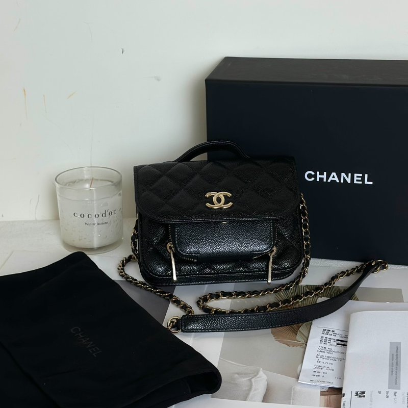 CHANEL 粒面牛皮郵差包 - mini黑金-8