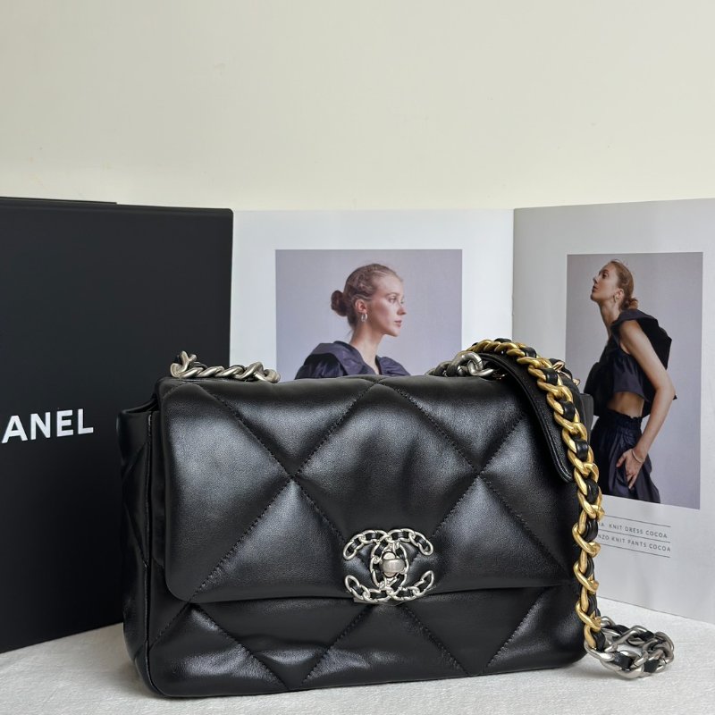 CHANEL 19 Bag 菱格紋羊皮手提肩背包 26 - 黑銀-0