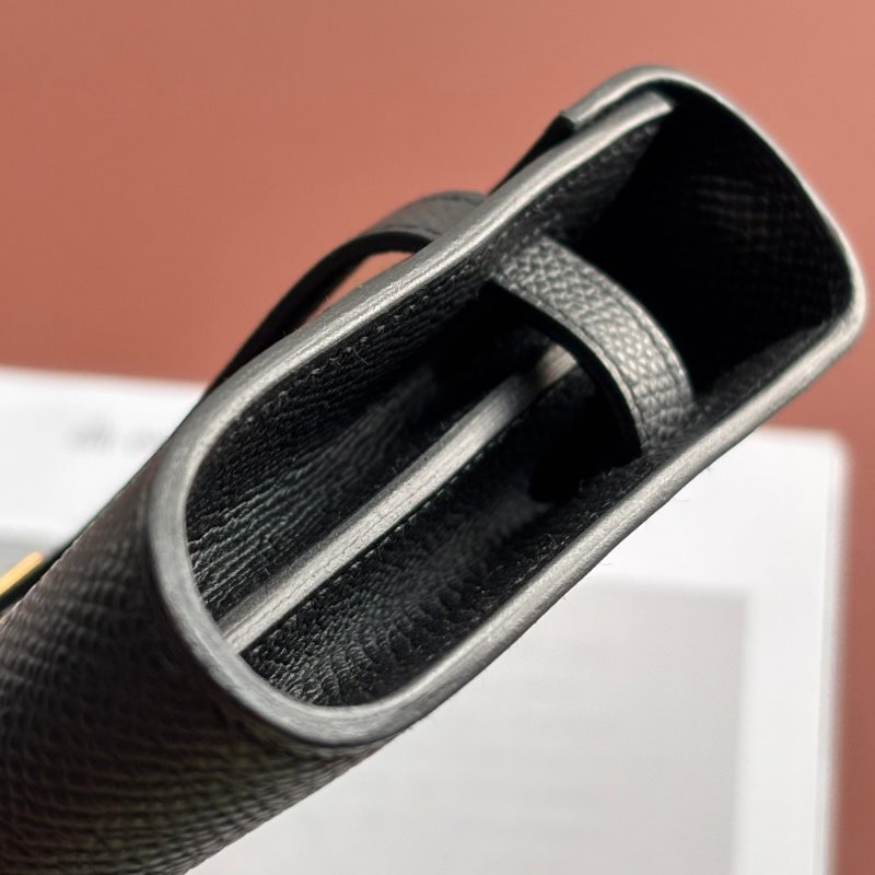 W刻 ::HERMES:: 愛馬仕黑金 KELLY TO GO 斜背包-11