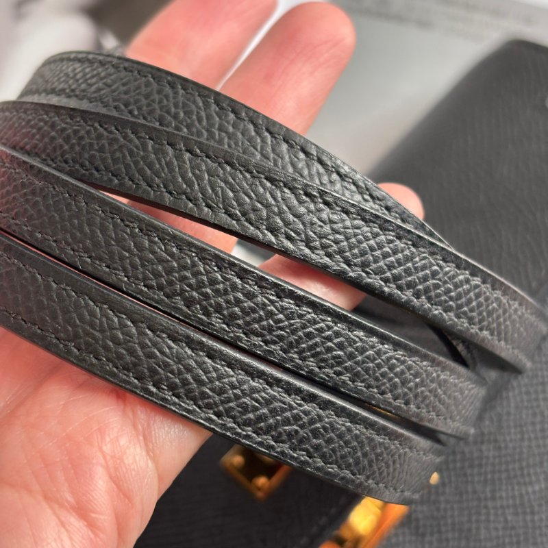 W刻 ::HERMES:: 愛馬仕黑金 KELLY TO GO 斜背包-20