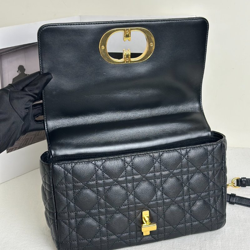 DIOR Caro藤格紋斜背包 - 中號黑金-5