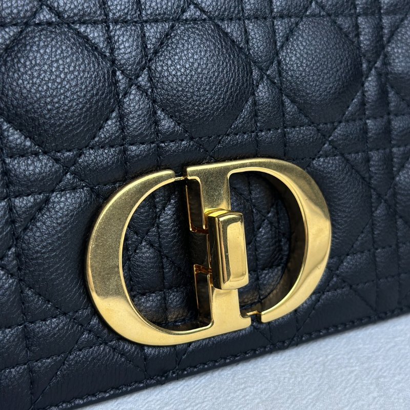 DIOR Caro藤格紋斜背包 - 中號黑金-8