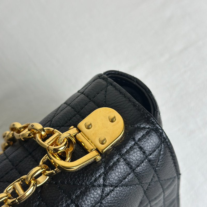 DIOR Caro藤格紋斜背包 - 中號黑金-9