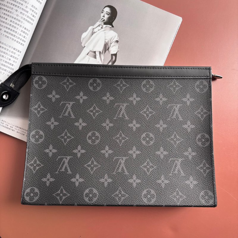 ::LOUIS VUITTON:: LV M61692 黑花紋省拿包 手袋 Pochette Voyage MM-1
