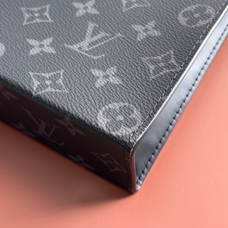 ::LOUIS VUITTON:: LV M61692 黑花紋省拿包 手袋 Pochette Voyage MM-8