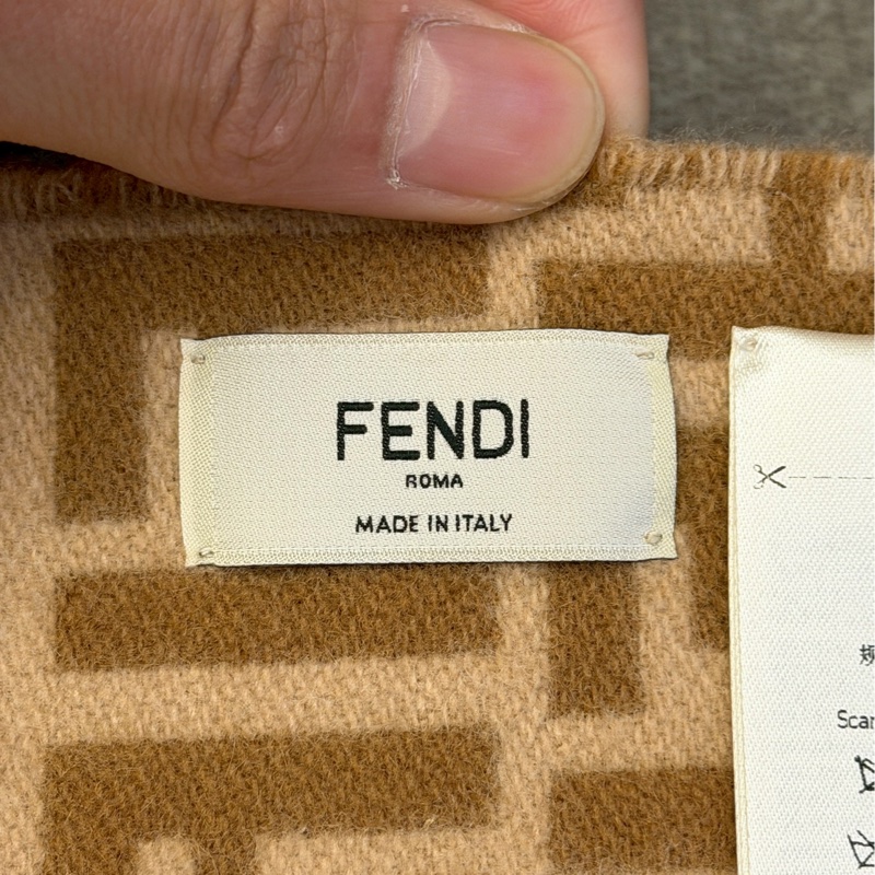FENDI 爆款圍巾-3