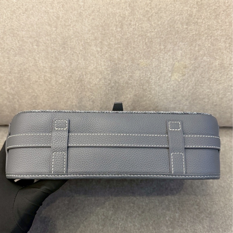 GOYARD灰色郵差包中號-7