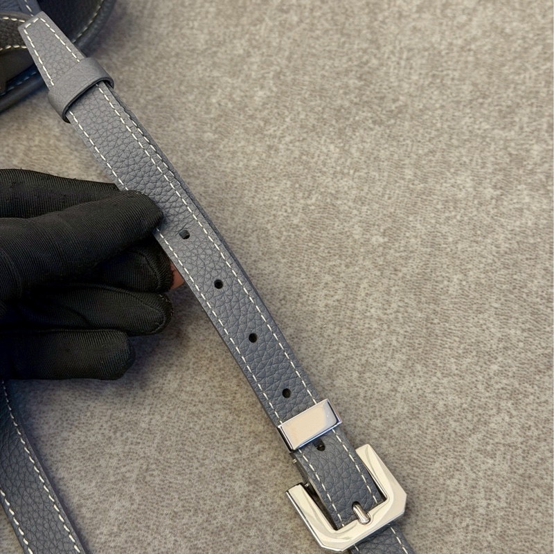 GOYARD灰色郵差包中號-9