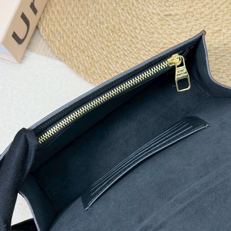 🏷️LV 路易威登．Dauphine 達芙妮 WOC M68746-18