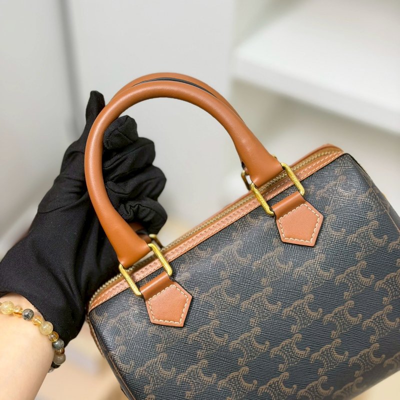 (全新離櫃品✨)🏷️Celine 瑟琳.Boston 老花波士頓-16