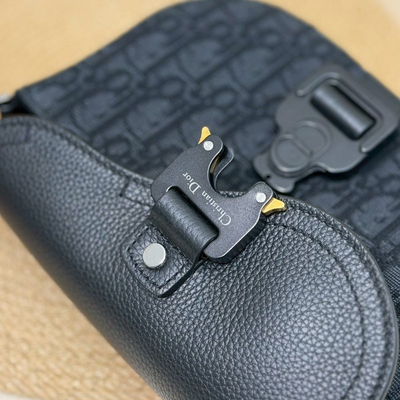 （每次上架都秒殺🔥）🏷️Dior 迪奧．Saddle 翻蓋郵差包-17