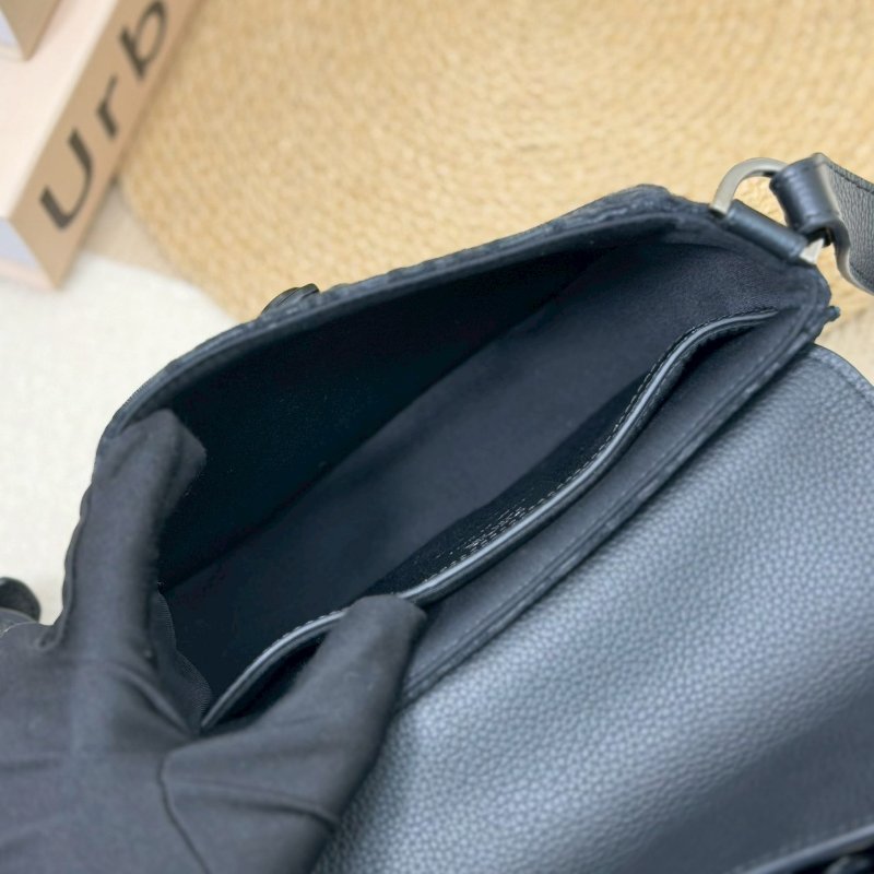 （每次上架都秒殺🔥）🏷️Dior 迪奧．Saddle 翻蓋郵差包-18