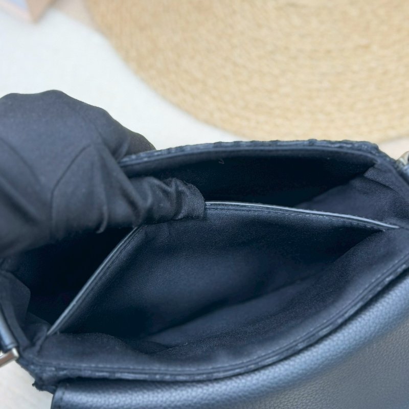 （每次上架都秒殺🔥）🏷️Dior 迪奧．Saddle 翻蓋郵差包-19