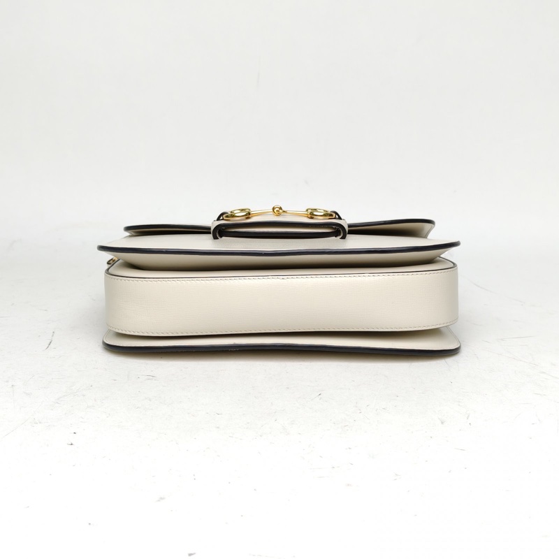 GUCCI Horsebit馬銜扣1955馬鞍包小號25白色牛皮金扣肩背包-3