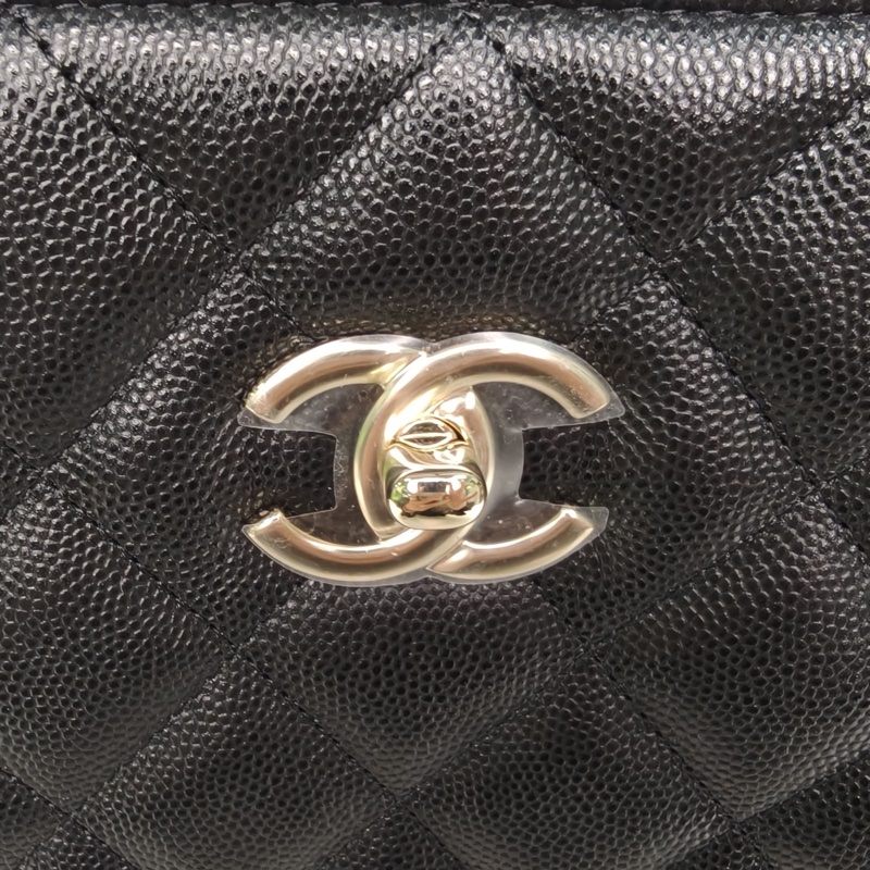 CHANEL 黑色荔枝牛皮晶片開淺金扣新款GSTtote包購物袋肩背包-4