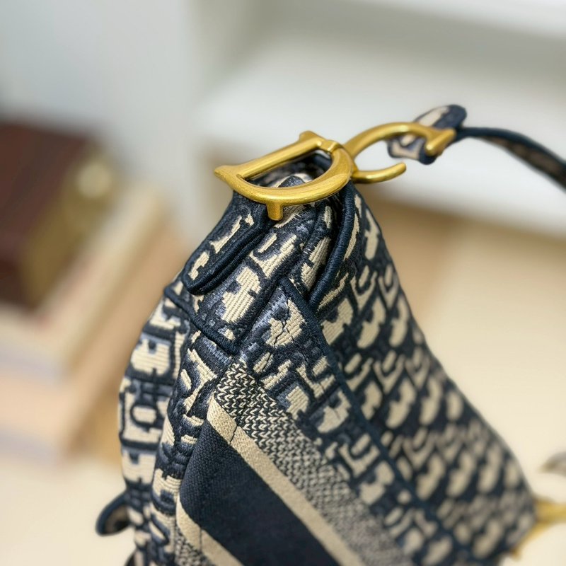 （櫃上半價帶走🫶🏻）🏷️Dior 迪奧．Saddle 刺繡緹花馬鞍包 中號-10
