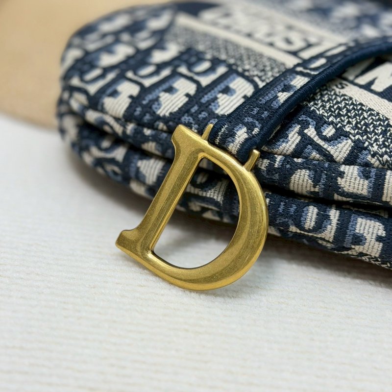 （櫃上半價帶走🫶🏻）🏷️Dior 迪奧．Saddle 刺繡緹花馬鞍包 中號-17