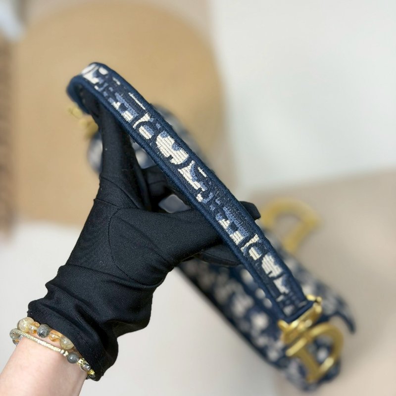 （櫃上半價帶走🫶🏻）🏷️Dior 迪奧．Saddle 刺繡緹花馬鞍包 中號-22
