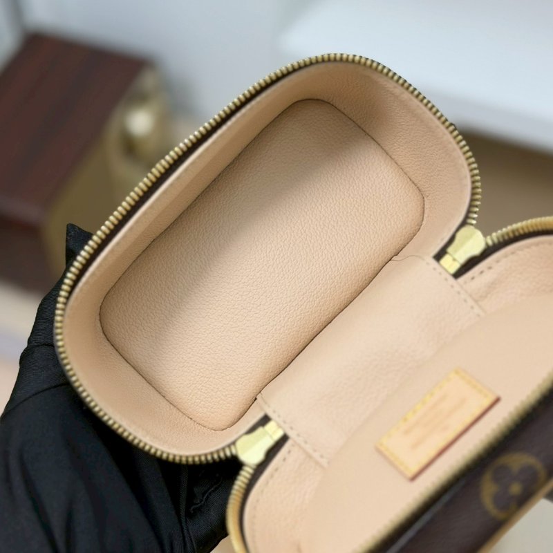 🏷️LV 路易威登．Nice Nano 化妝包 M44936/客人寄賣-18