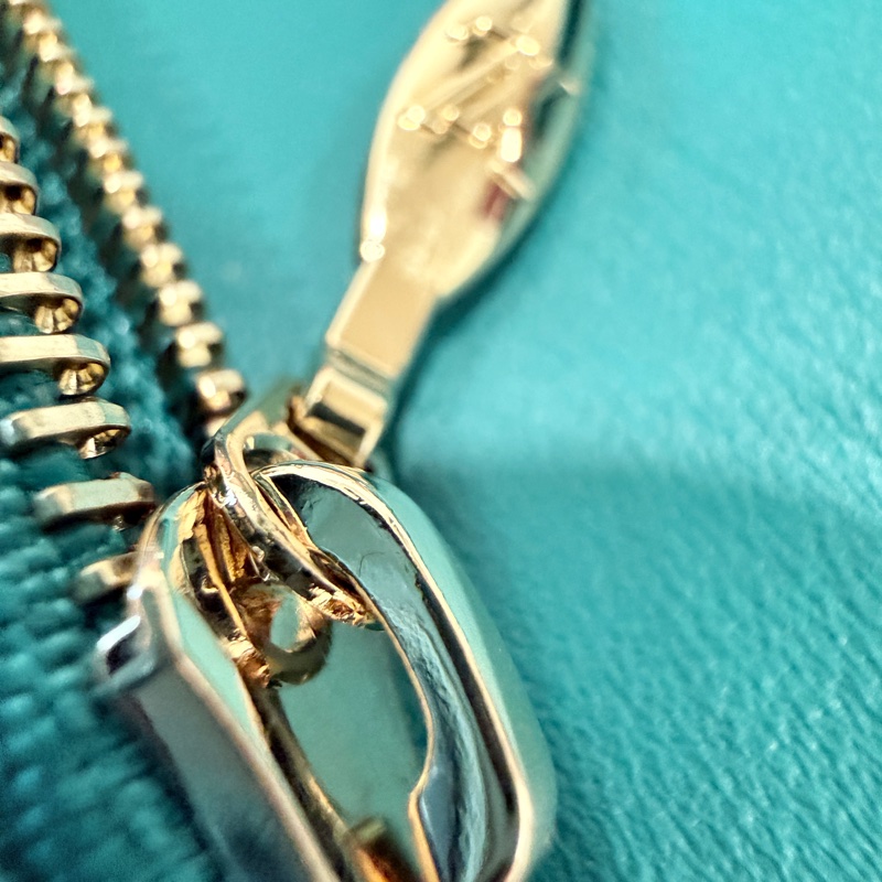 Louis Vuitton✨LV Taurillon vertical M82438限量皮革對開短夾錢包-23