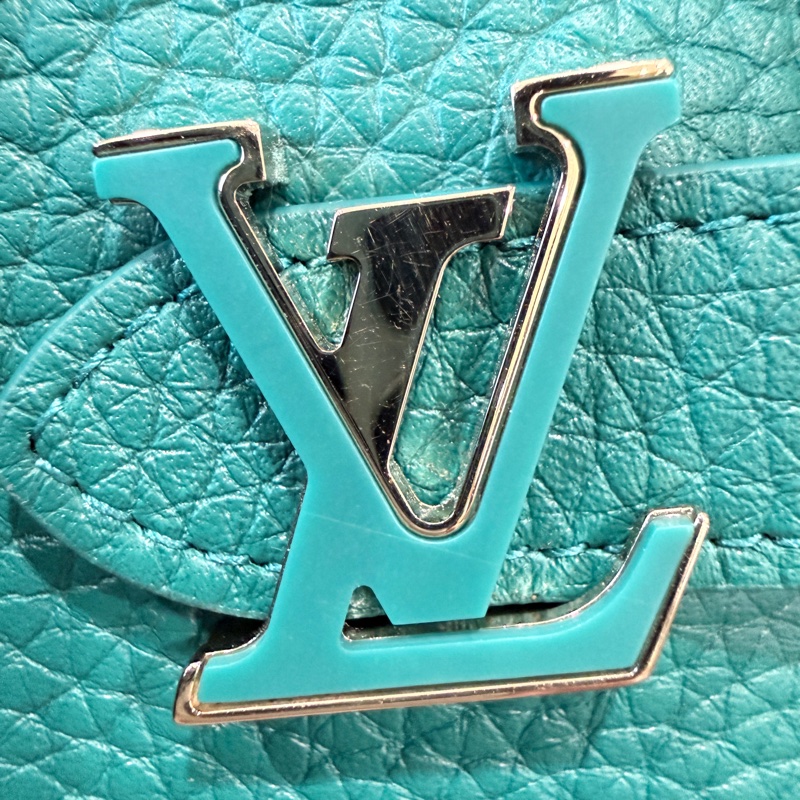 Louis Vuitton✨LV Taurillon vertical M82438限量皮革對開短夾錢包-28