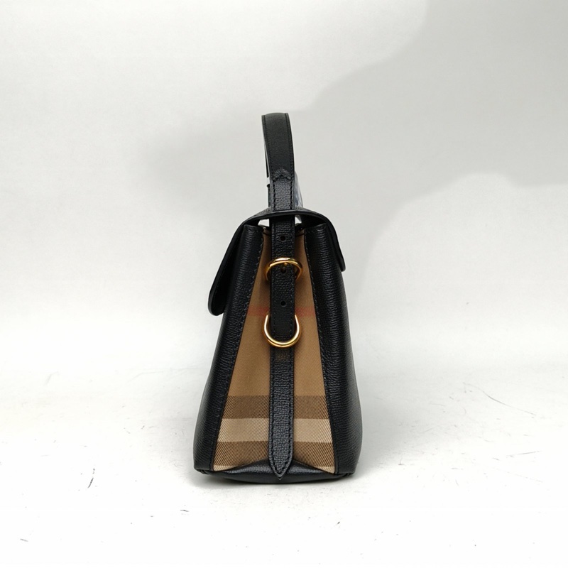 Burberry 拼色牛皮帆布金扣班納斜挎包-1