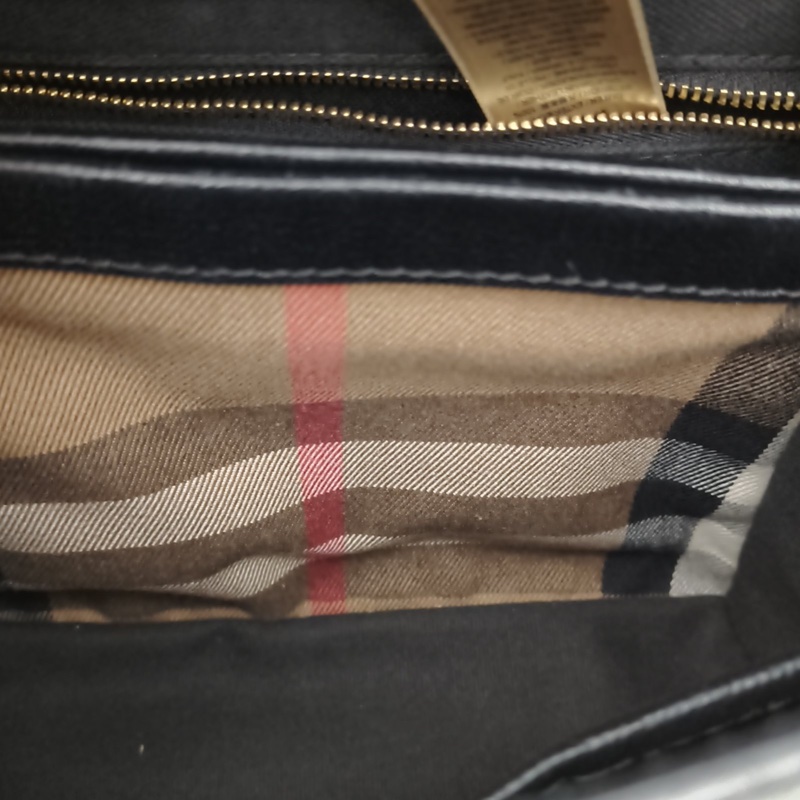 Burberry 拼色牛皮帆布金扣班納斜挎包-4