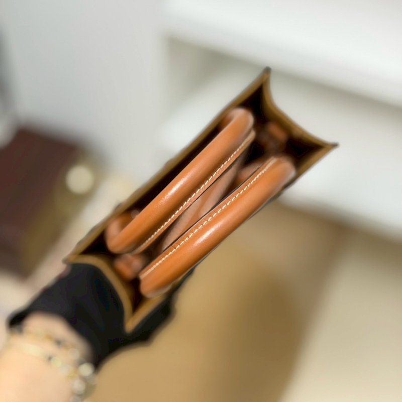 🏷️Celine 瑟琳．Mini Cabas 琴譜包 新款-13