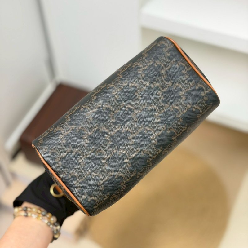（全新離櫃品✨）🏷️Celine 瑟琳．Boston 老花波士頓 新款D扣-12
