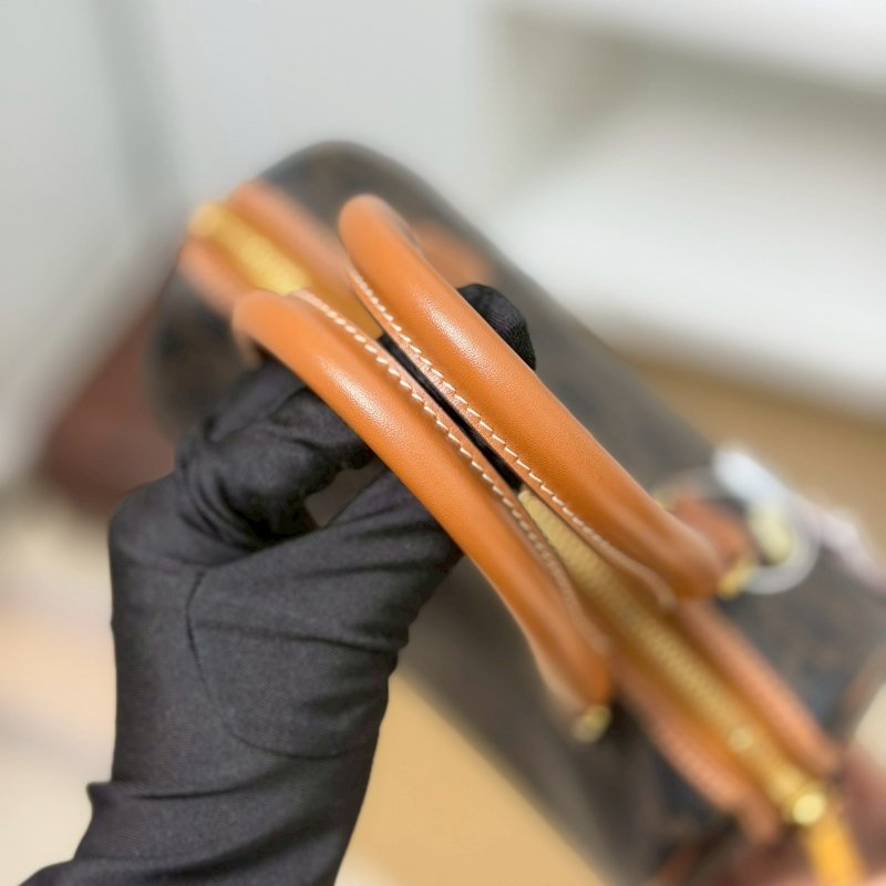 （全新離櫃品✨）🏷️Celine 瑟琳．Boston 老花波士頓 新款D扣-18