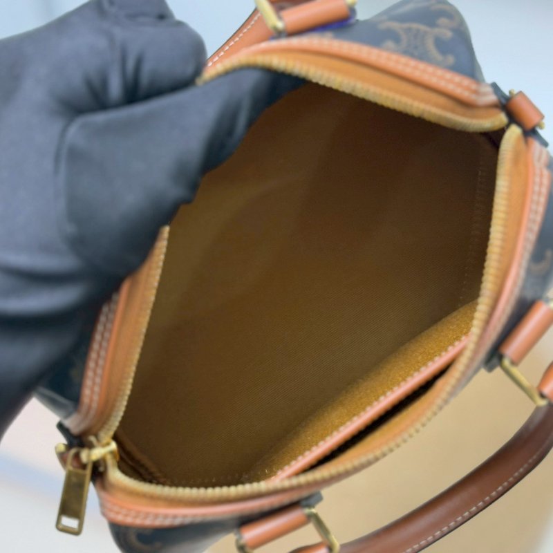 （全新離櫃品✨）🏷️Celine 瑟琳．Boston 老花波士頓 新款D扣-20