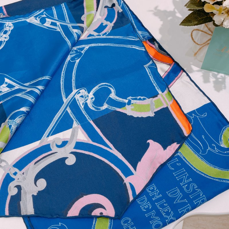 TW4772  Hermes 愛馬仕 maxi twilly 絲巾L'instruction du Roy Bayadere Silk Muffler Blue X Multi Colour-7