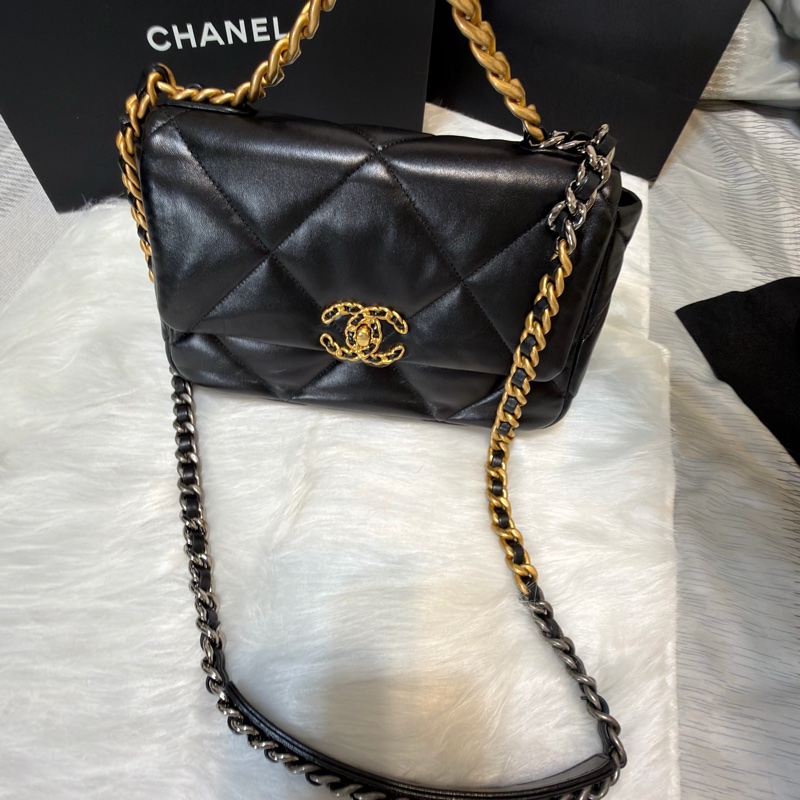 香奈兒19口蓋包/經典黑金 日本🇯🇵機場購證-1