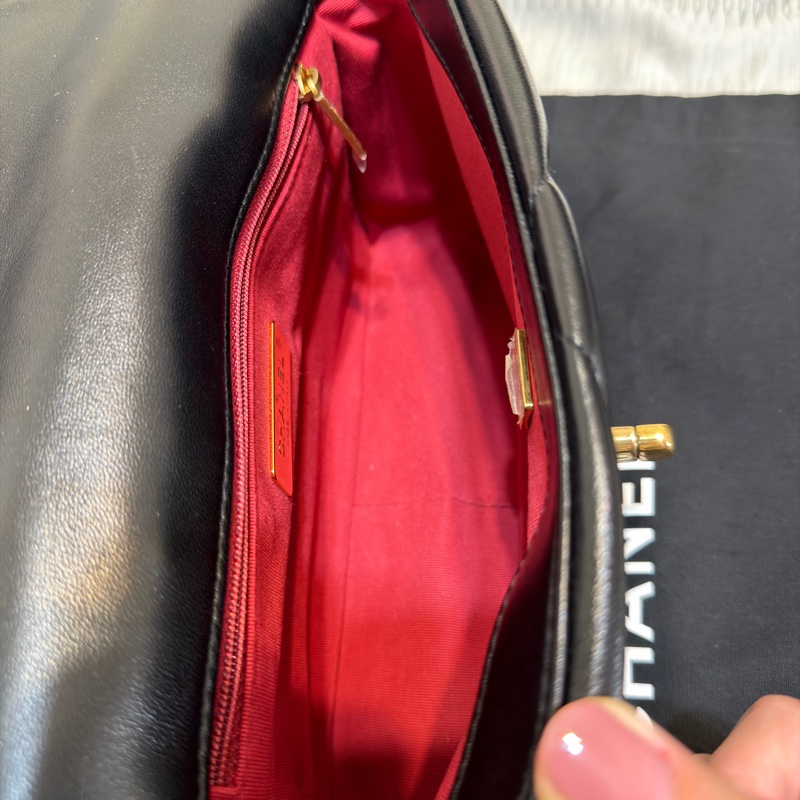 香奈兒19口蓋包/經典黑金 日本🇯🇵機場購證-11