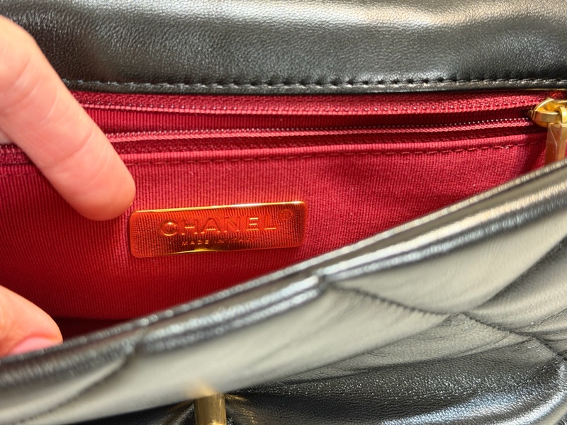 香奈兒19口蓋包/經典黑金 日本🇯🇵機場購證-12