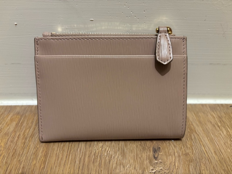 PRADA金字logo水波紋牛皮卡片零錢包-1