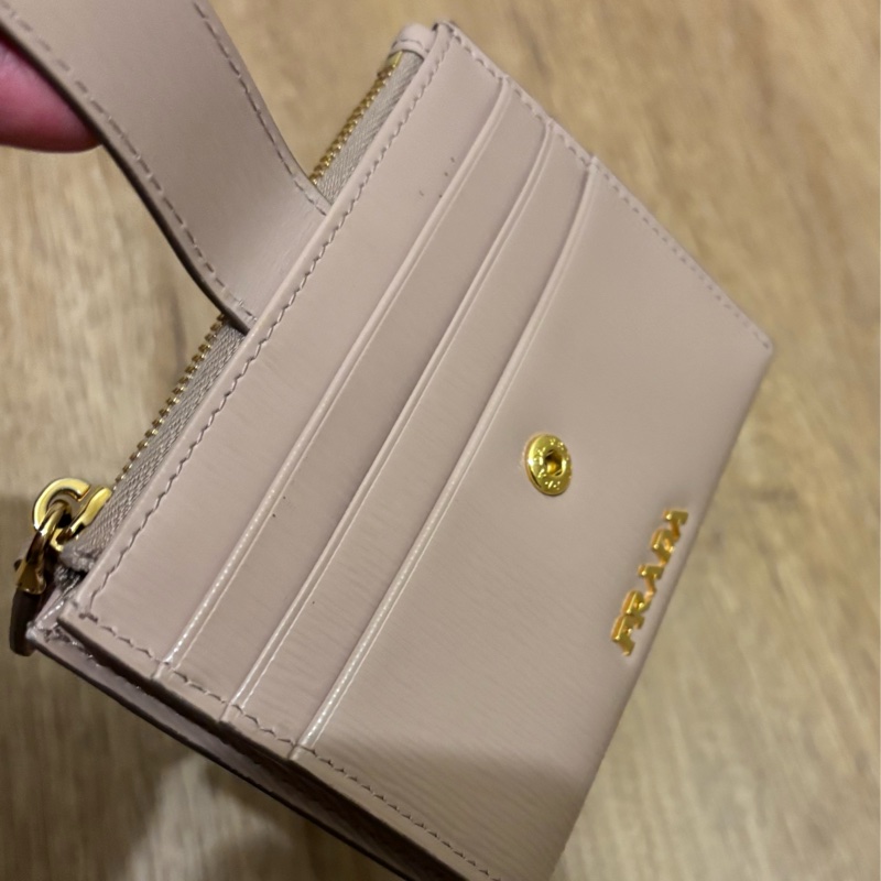 PRADA金字logo水波紋牛皮卡片零錢包-5