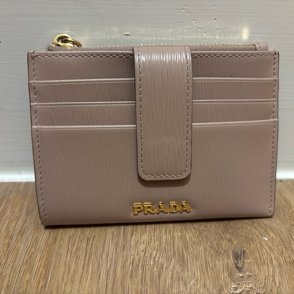 PRADA金字logo水波紋牛皮卡片零錢包-8