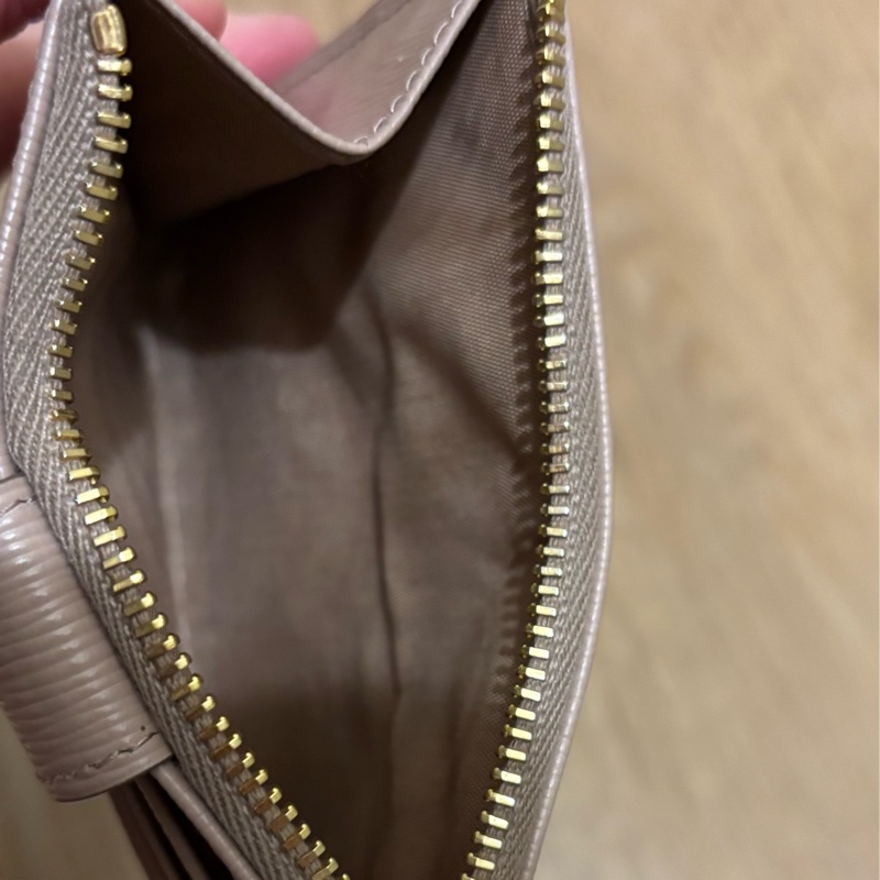 PRADA金字logo水波紋牛皮卡片零錢包-12