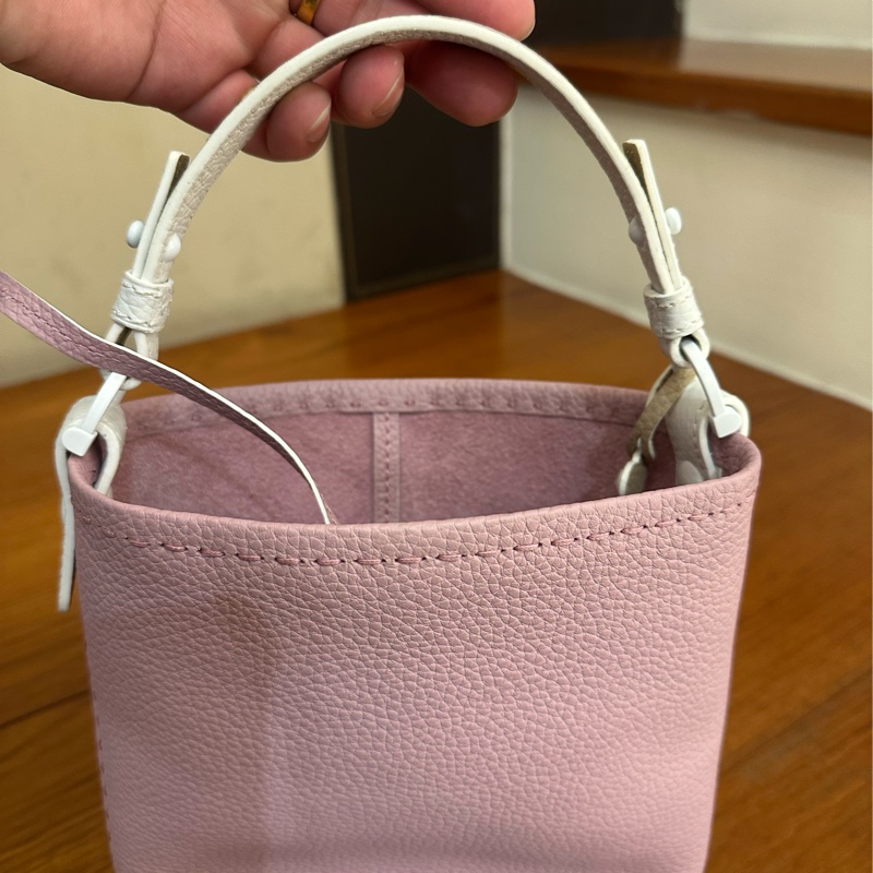 DELVAUX 暗粉皮革白邊手提水桶包 超美-6