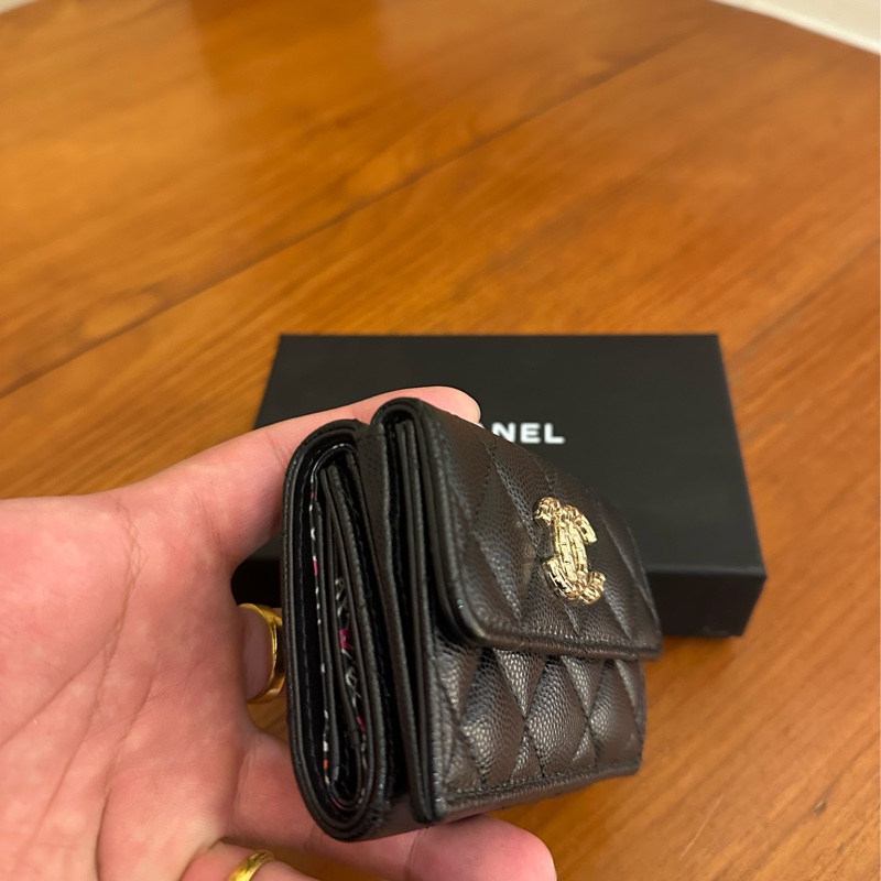 CHANEL 黑荔枝蛇鏈雙C雙面釦三折短夾-3