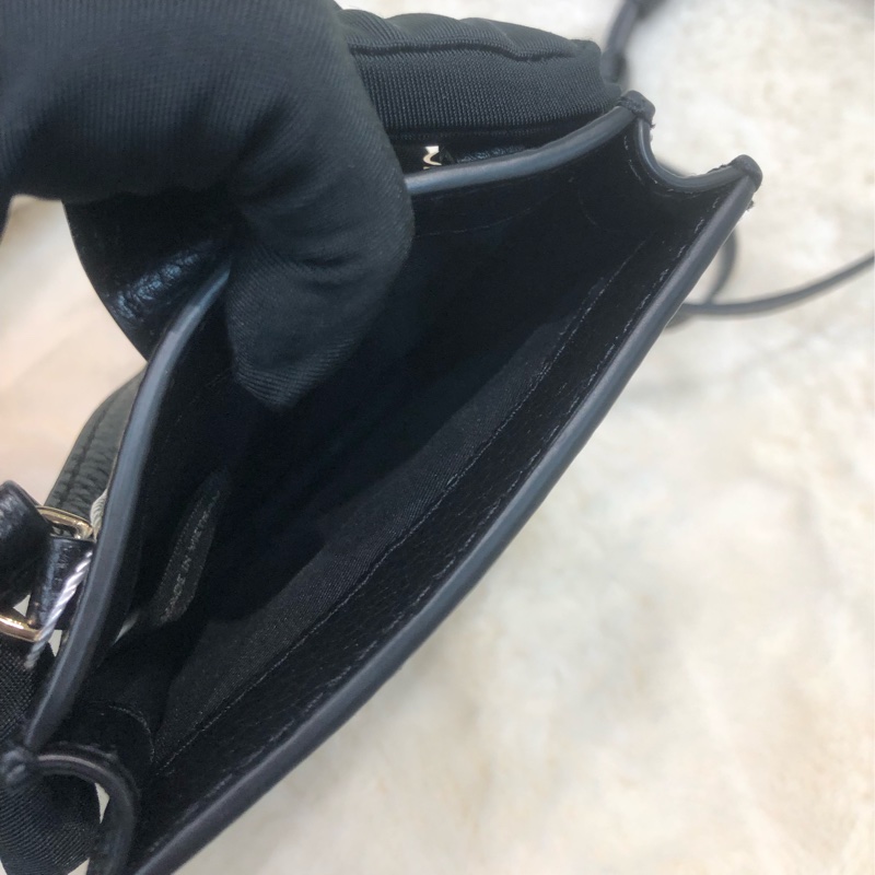 Marc Jacob 黑色牛皮手機袋 XC297-5