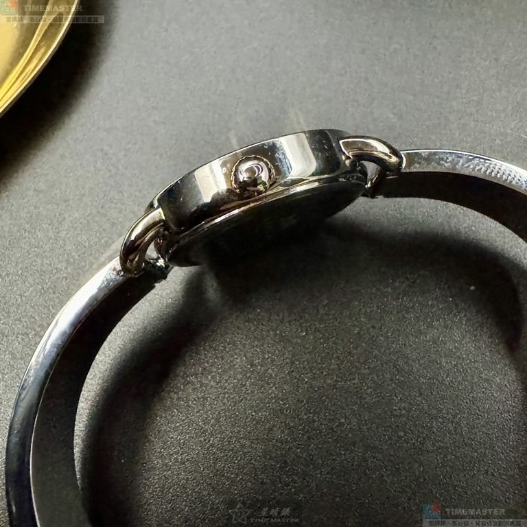 COACH手錶,編號CH00268,28mm銀圓形精鋼錶殼,銀色簡約, 中三針顯示錶面,銀色精鋼錶帶款,頂級時尚!-5