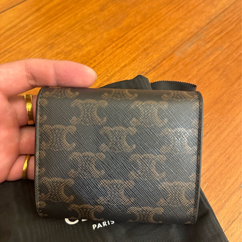 CELINE 凱旋門PVC經典釦式三折短夾-3