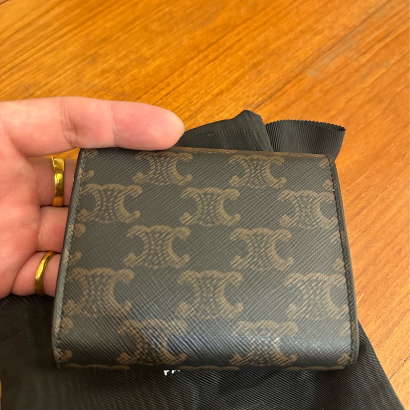 CELINE 凱旋門PVC經典釦式三折短夾-4