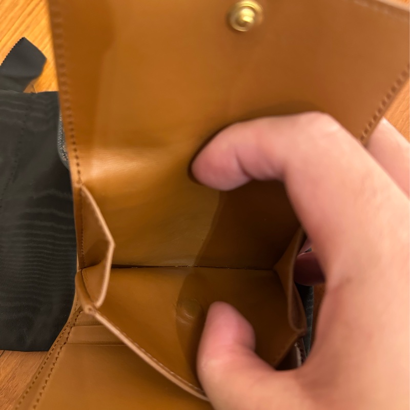 CELINE 凱旋門PVC經典釦式三折短夾-10