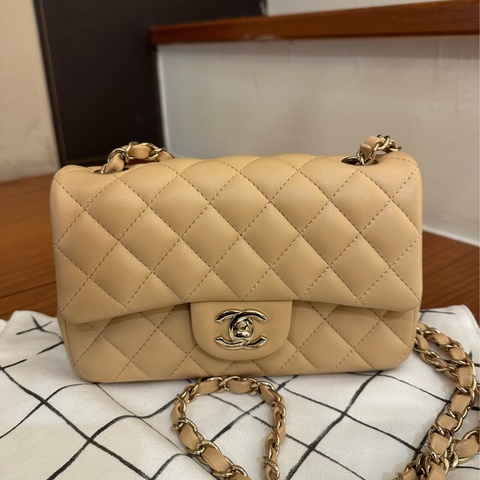 CHANEL 奶茶色淡金雙C COCO20 超級夯餒